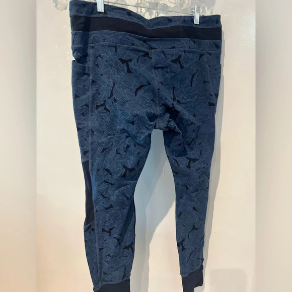 Athleta Blue Patterned Leggings (C044) - Picture 6 of 6